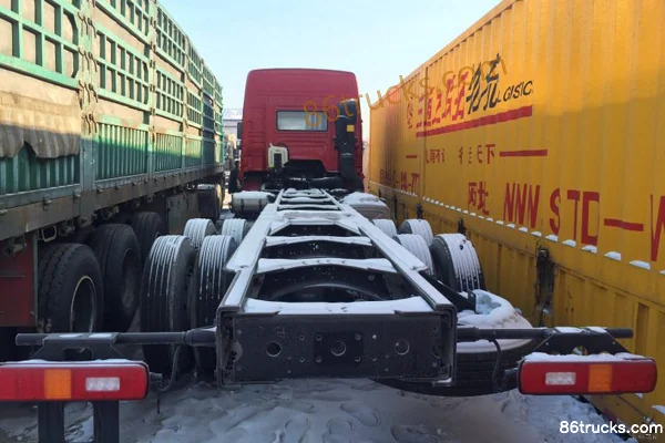 Dayun New N8E Heavy Truck 350hp 8X4(12 wheels) 9.6m Stake Cargo Truck Chassis Exterior (2) | 86Trucks