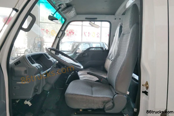 Isuzu 100P 120 ch 4X2(6 roues) 2,23 m cabine double fourgon léger (pneus simples arrière) (2) | 86Trucks