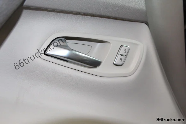 Ford Tourneo Titanium Premium Auto 203hp 2.0T panel van Cab (3) | 86Trucks