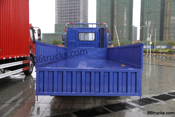 Dongfeng Liuqi Chenglong L3 160hp 4X2(6 wheels) 5.2m single-row panel cargo truck Body (2) | 86Trucks