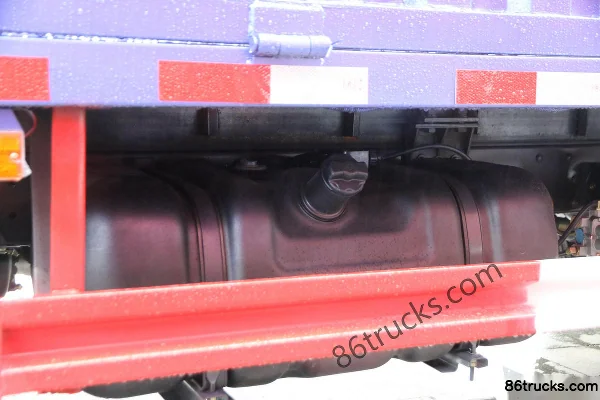 Dongfeng Liuqi Chenglong L3 160hp 4X2(6 wheels) 5.2m single-row panel cargo truck Chassis (2) | 86Trucks
