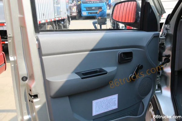 Foton Xiangling V1 1.3L 87hp 4X2(6 wheels) Gasoline/CN 2.1m Double Row Flatbed Mini Truck Cab (3) | 86Trucks