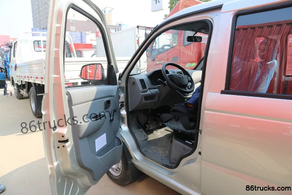 Foton Xiangling V1 1.3L 87hp 4X2(6 wheels) Gasoline/CN 2.1m Double Row Flatbed Mini Truck Cab (1) | 86Trucks