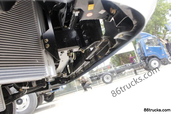 Hyundai Commercial Vehicle Zhidao 300M 116 hp 4X2(6 wheels) 4.18m Single Row Stake Light Truck Chassis (1) | 86Trucks