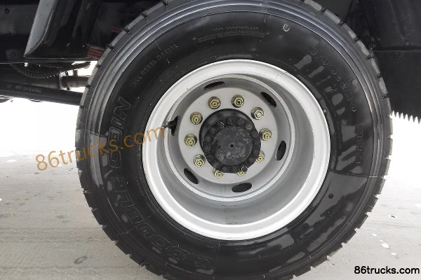 Yuejin Kaituo H500 130hp 4X2(6 wheels) 4.2m dump truck Cab (1) | 86Trucks