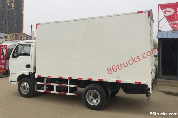 Yuejin Shuaihu H100-28 88 hp 4X2(6 wheels) 3.7m Single Row Box Light Truck Exterior (2) | 86Trucks