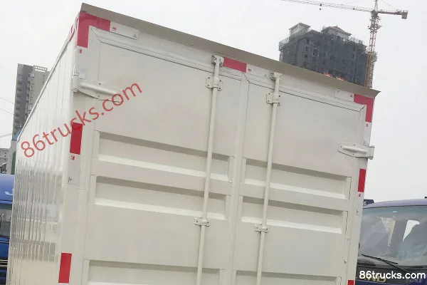 Yuejin Shuaihu H100-28 88 hp 4X2(6 wheels) 3.7m Single Row Box Light Truck Exterior (3) | 86Trucks