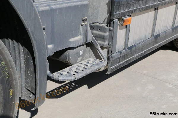 Scania G-Series heavy truck 410 hp 4X2(6 wheels) tractor truck (model G410) Chassis (3) | 86Trucks