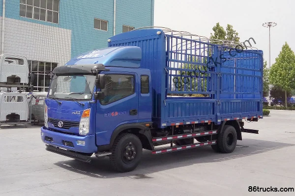 Shifeng Fengchi 143hp 4X2(6 wheels) 5.29m row-half stake truck Exterior (3) | 86Trucks