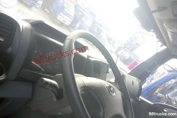 Shifeng Fengchi 143 ch 4X2(6 roues) 5,29 m camion porteur à grille avec cabine demi-avancée (1) | 86Trucks