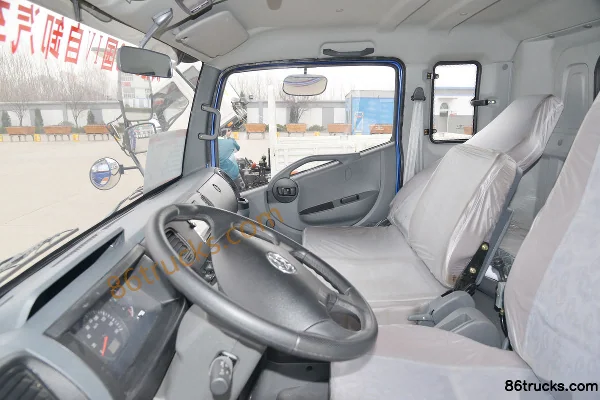 Shifeng Fengchi 143hp 4X2(6 wheels) 4.67m semi-row flatbed cargo truck Cab (2) | 86Trucks