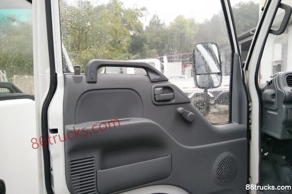Isuzu 600P 120 ch 4X2(6 roues) camion porteur à ridelles 3,8 m cabine avancée (1) | 86Trucks