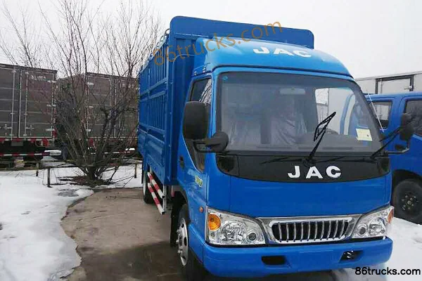 JAC Kangling 33 Narrow Body 87 hp 4X2(6 wheels) 4.18m Single-row Stake Truck Exterior (2) | 86Trucks