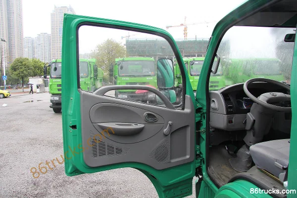 Dongfeng Lituo T5 95 hp 4X2(6 wheels) 4.2 m (China V) dump truck Cab (1) | 86Trucks