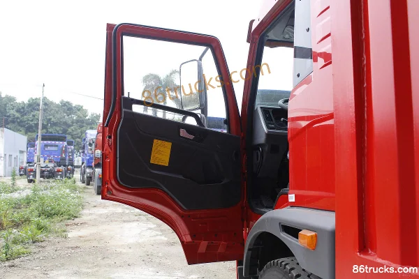 FAW Jiefang Qingdao Long V 160hp 4X2(6 wheels) 6.75m van truck Cab (1) | 86Trucks