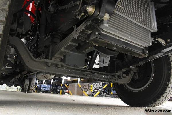FAW Jiefang Qingdao Long V 160hp 4X2(6 wheels) 6.75m van truck Chassis (1) | 86Trucks
