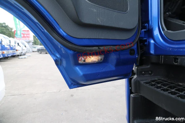JAC Q9 Weishida W500 Medium Truck 190hp 4X2(6 wheels) 6.8m Van Cargo Truck Chassis Cab (2) | 86Trucks