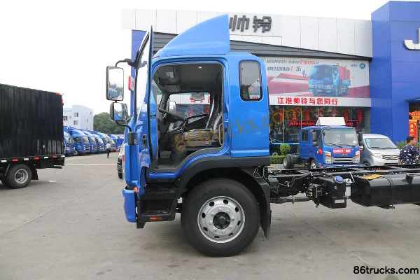 JAC Q9 Weishida W500 Medium Truck 190hp 4X2(6 wheels) 6.8m Van Cargo Truck Chassis Cab (1) | 86Trucks