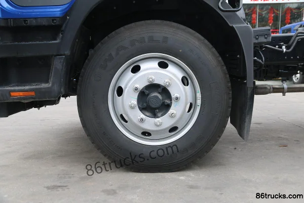 JAC Q9 Weishida W500 Medium Truck 190hp 4X2(6 wheels) 6.8m Van Cargo Truck Chassis (1) | 86Trucks