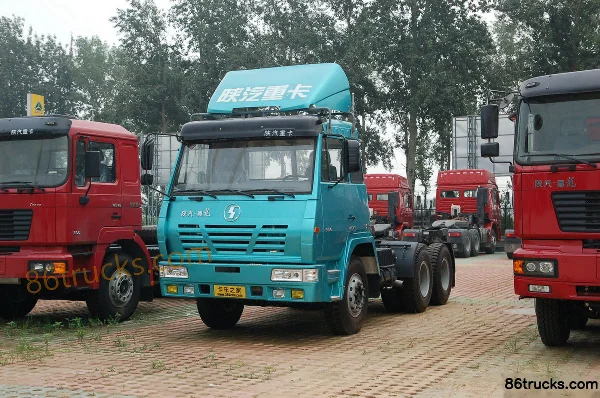 SHACMAN Aolong Heavy Truck 375 hp 6X4(10 wheels) Tractor Truck (Medium-Long High Roof) Exterior (2) | 86Trucks