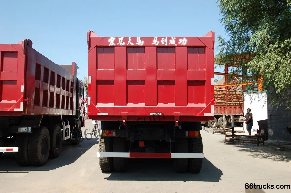 Hongyan Xindakang camion lourd 310 ch 6X4(10 roues) 8 m camion benne Extérieur (3) | 86Trucks