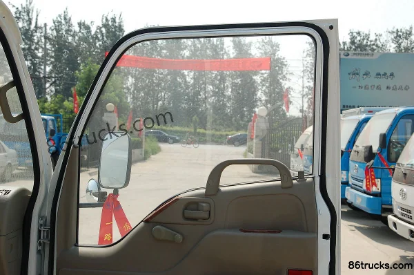 FAW-GM Small FAW Jiefang 103 hp 4X2(6 wheels) 3.6m Single-row Flatbed Light Truck (2013 New Model) Cab (2) | 86Trucks