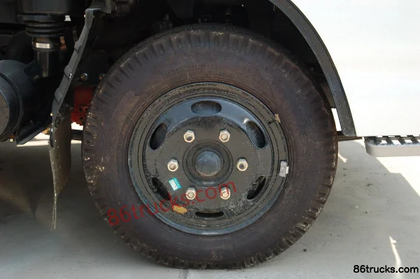 FAW-GM Small FAW Jiefang 103 hp 4X2(6 wheels) 3.6m Single-row Flatbed Light Truck (2013 New Model) Chassis (2) | 86Trucks
