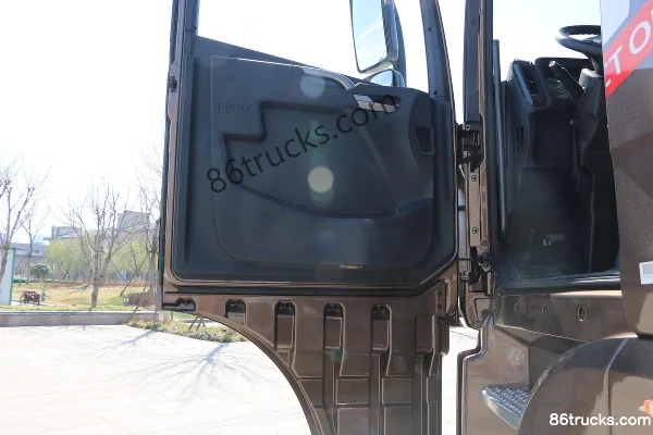 FAW Jiefang Qingdao JH6 poids lourd 500 ch 6X4(10 roues) tracteur routier Cabine (2) | 86Trucks