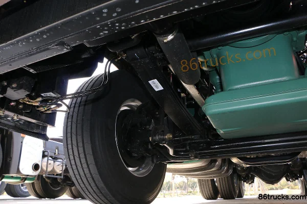 FAW Jiefang Qingdao JH6 poids lourd 500 ch 6X4(10 roues) tracteur routier Châssis (1) | 86Trucks