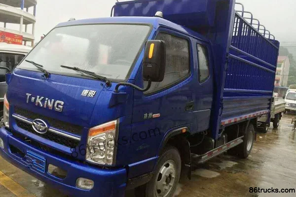 Tangjun Ouling Junqi Flagship Edition 88 hp 4X2(6 wheels) 3.7m semi-row stake light truck Exterior