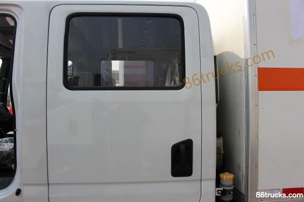 Yuejin Chaoyue C300 125 ch 4X2(6 roues) transport de matériel de démolition (marque Huanda) Cabine (2) | 86Trucks