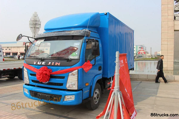 Yuejin Shangjun X500-33 125hp 4X2(6 wheels) 4.18m Single Row Van Light Truck Exterior (3) | 86Trucks