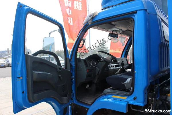 Yuejin Shangjun X500-33 125hp 4X2(6 wheels) 4.18m Single Row Van Light Truck Cab (2) | 86Trucks