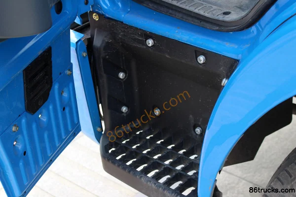Yuejin Shangjun X500-33 125hp 4X2(6 wheels) 4.18m Single Row Van Light Truck Cab (1) | 86Trucks
