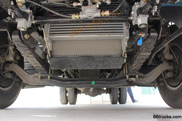 Yuejin Shangjun X500-33 125hp 4X2(6 wheels) 4.18m Single Row Van Light Truck Chassis (2) | 86Trucks