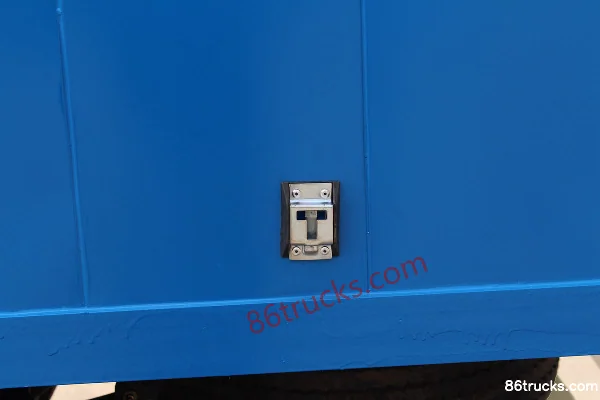 Yuejin Shangjun X500-33 125hp 4X2(6 wheels) 4.18m Single Row Van Light Truck Body (2) | 86Trucks