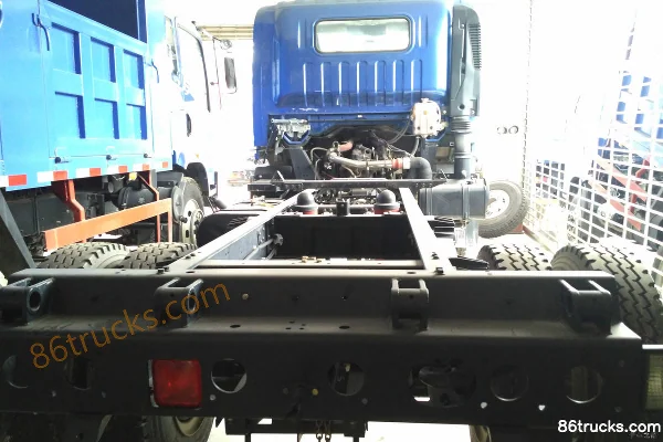 Sinotruk Haowu MAN H3 160hp 4X2(6 wheels) 4.5m Dump Truck Chassis Exterior (2) | 86Trucks