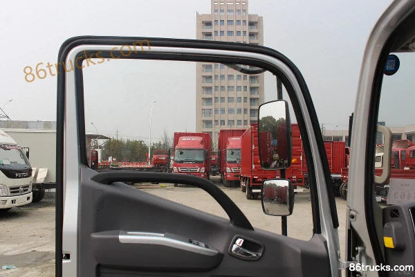 Foton Ollin CTS 131hp 4X2(6 wheels) 4.18m single-row flatbed truck chassis (hydraulic brake) Cab (2) | 86Trucks