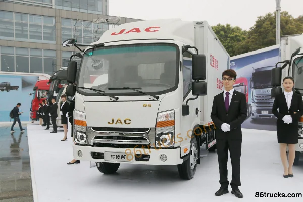 JAC Shuailing K340 Fashion Edition 152 hp 4X2(6 wheels) 4.13m Single Cab Van Light Truck Exterior (3) | 86Trucks