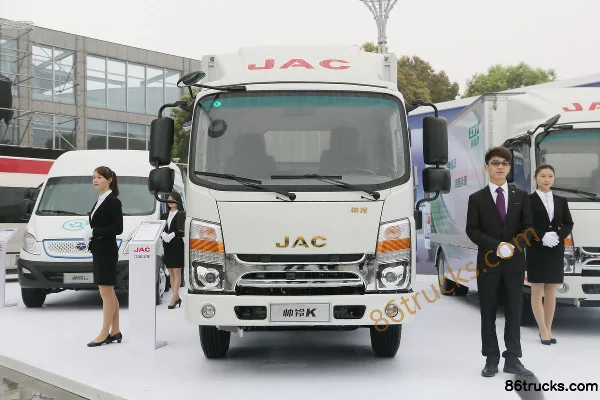 JAC Shuailing K340 Fashion Edition 152 hp 4X2(6 wheels) 4.13m Single Cab Van Light Truck Exterior (2) | 86Trucks