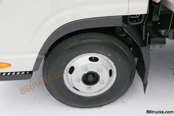JAC Shuailing K340 Fashion Edition 152 hp 4X2(6 wheels) 4.13m Single Cab Van Light Truck Chassis (2) | 86Trucks