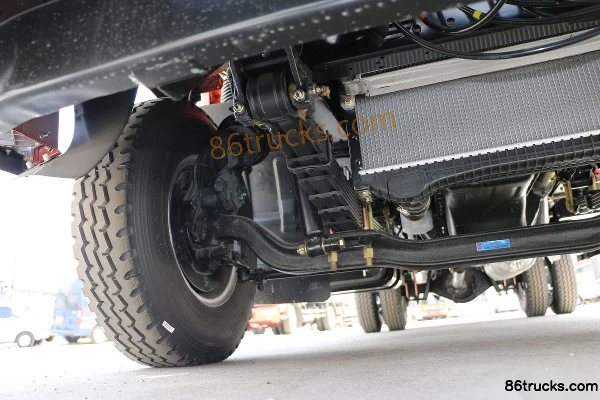 Dongfeng Duolika D7 156hp 4X2(6 wheels) 5.15m single-row flatbed light truck Chassis (1) | 86Trucks