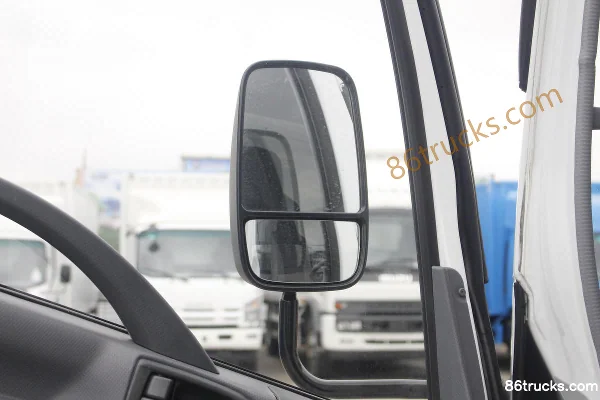 Qingling Isuzu 700P Series Medium Truck 190 hp 4X2(6 wheels) 7.012m Single Row Van Cargo Truck (5-speed) Cab (2) | 86Trucks