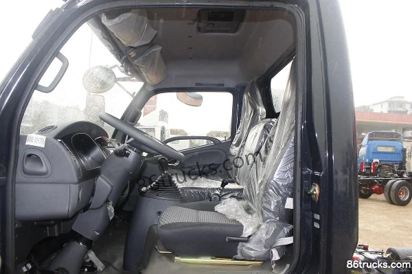 Dongfeng Duolika D6 130hp 4X2(6 wheels) 4.17m single-row van light truck chassis Cab (2) | 86Trucks