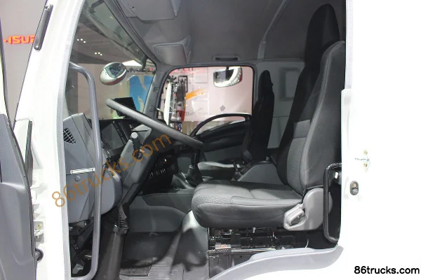 Isuzu Giga 380 hp 8X4(12 wheels) 9.6m refrigerated truck Cab (2) | 86Trucks