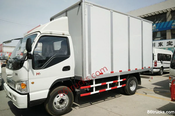 JAC Kangling 33 Wide Body 156 hp 4X2(6 wheels) 4.15m Single Row Van Light Truck Exterior (2) | 86Trucks