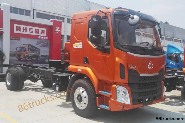 Dongfeng Liuqi Nouveau Chenglong M3 camion moyen 185 ch 4X2(6 roues) châssis de camion porteur à ridelles 6,75 m Extérieur (2) | 86Trucks