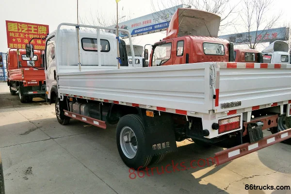 Sinotruk Wangpai 7 Series 116 hp 4X2(6 wheels) 4.1m single-row flatbed light truck Exterior (2) | 86Trucks