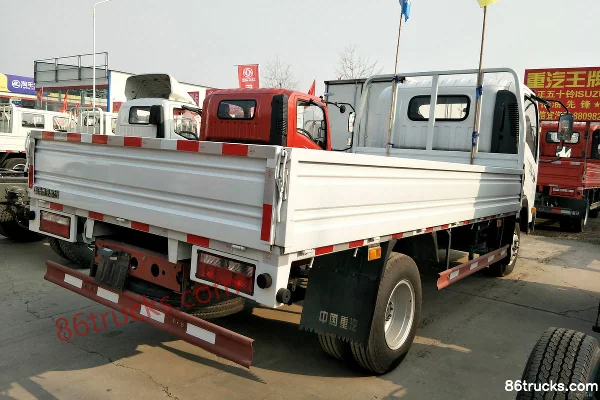 Sinotruk Wangpai 7 Series 116 hp 4X2(6 wheels) 4.1m single-row flatbed light truck Exterior (3) | 86Trucks