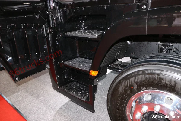 Hyundai Commercial Vehicle XCIENT Heavy Truck 440 hp 6X2(8 wheels) Tractor Truck (Lift Axle) Cab (3) | 86Trucks